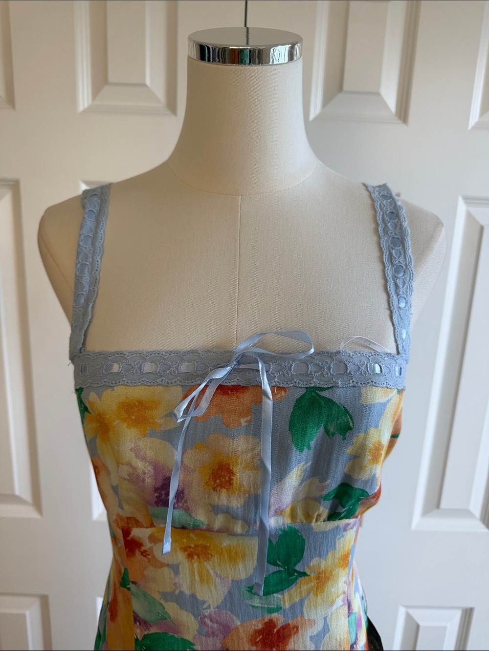 Lulus Countryside Bliss Blue Floral Lace Empire Waist Midi Dress Eyelet Size S - Picture 4 of 13